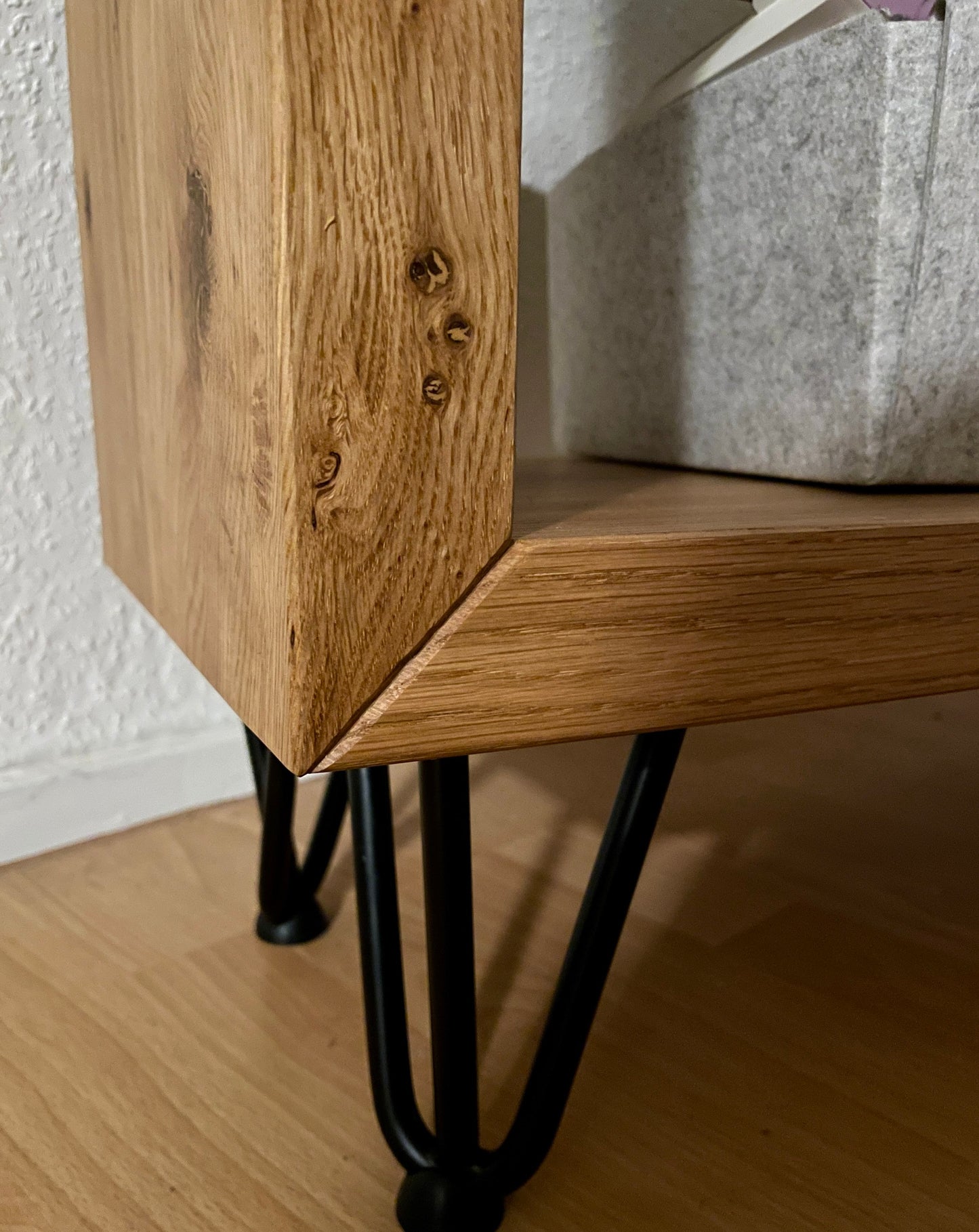 Unterschrank aus massiver Eiche - TV / Lowboard / Sideboard