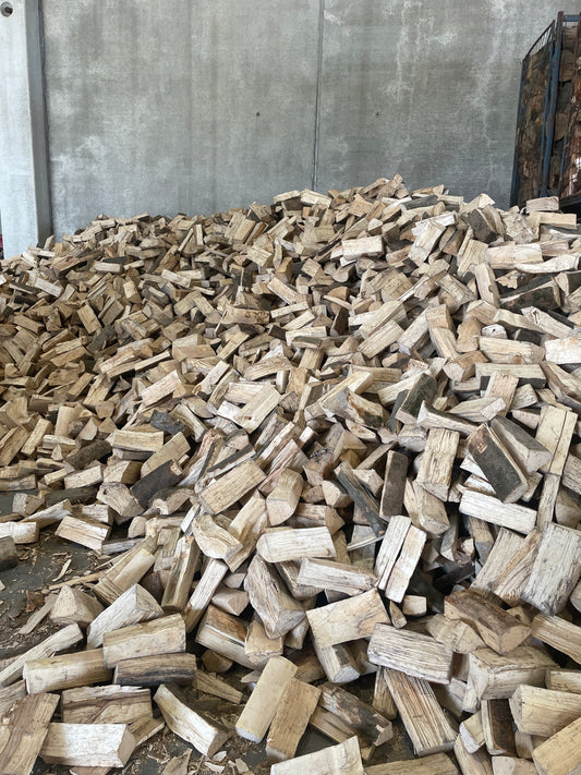 Kaminholz Buche – kammergetrocknet, 25 cm, Restfeuchte < 18 %, Premium Brennholz aus Deutschland (NRW)