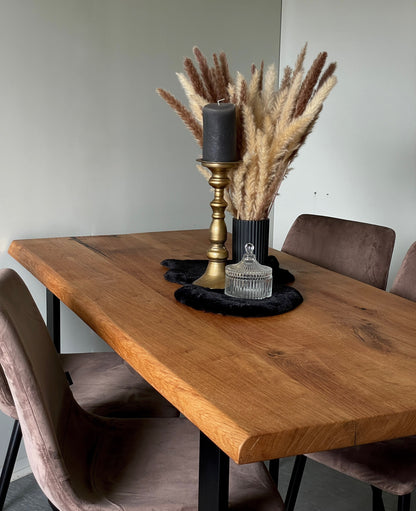 Esstisch aus Eiche - moderner, handgefertigter Holztisch