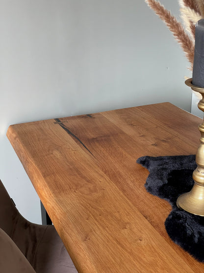 Esstisch aus Eiche - moderner, handgefertigter Holztisch