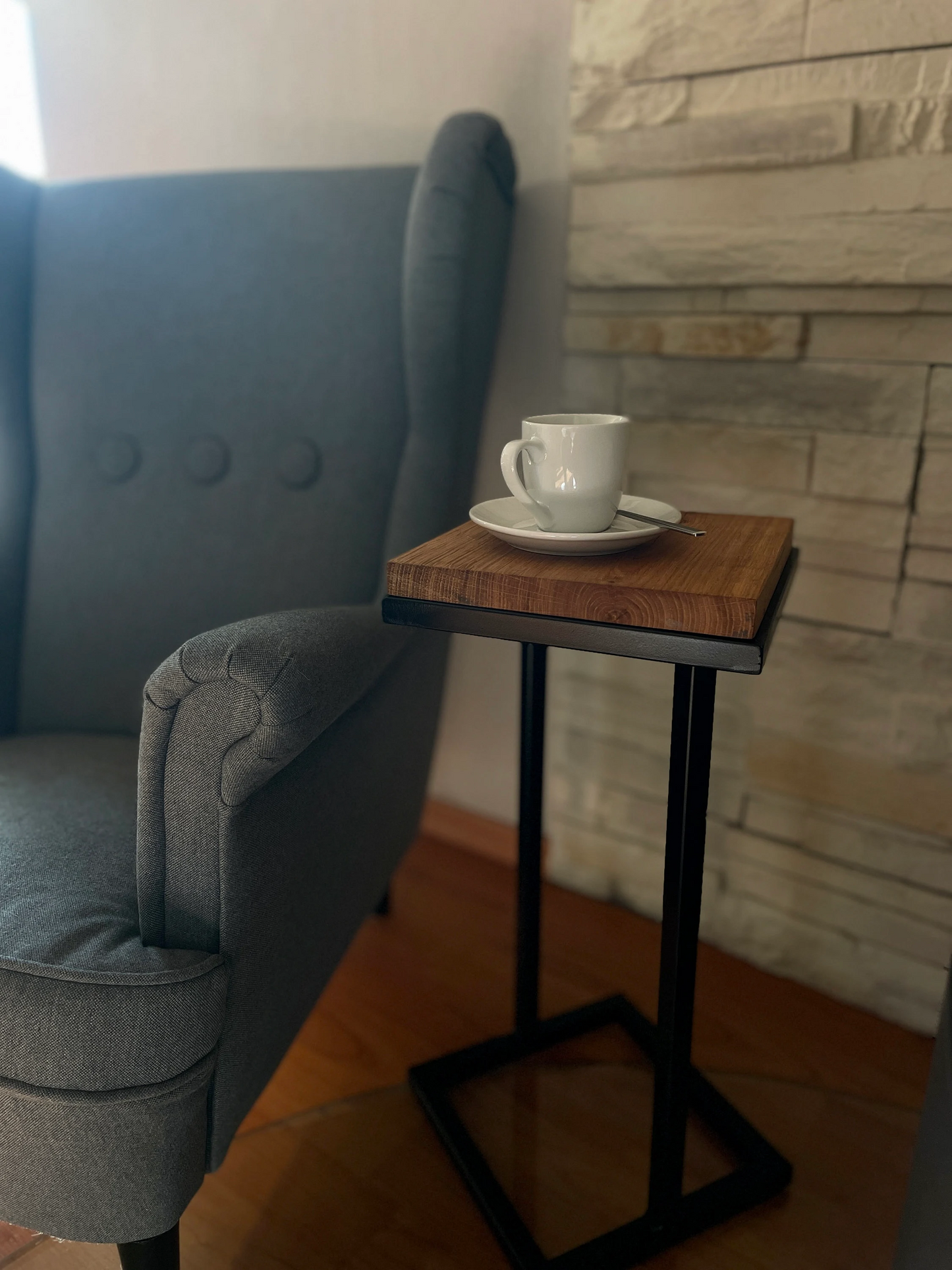 Beistelltisch mit massiver Eichenplatte – handgefertigt, geölt & stabil | Modernes Design, nachhaltiges Massivholz