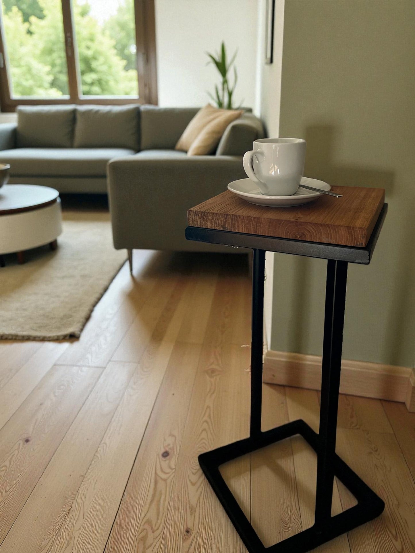 Beistelltisch mit massiver Eichenplatte – handgefertigt, geölt & stabil | Modernes Design, nachhaltiges Massivholz