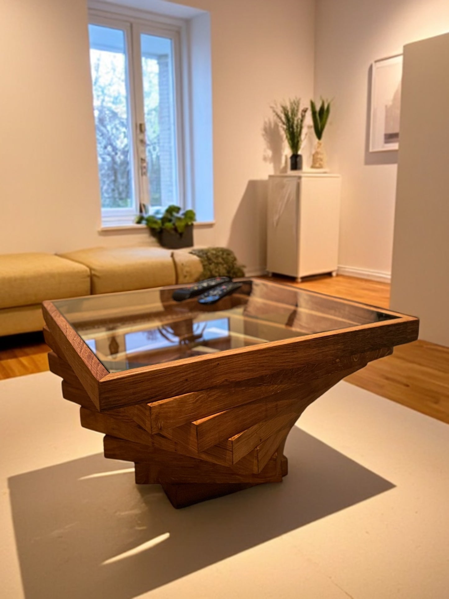 Wohnzimmertisch aus deutscher Eiche