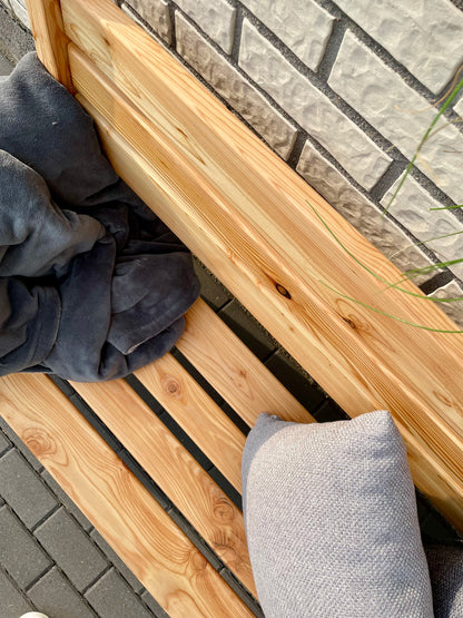 Gartenbank aus heimischer Lärche - Kostenlose Gravur mit Ihrem Wunschtext