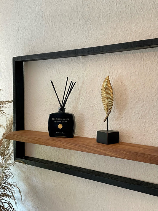 Modernes Wandregal aus Eiche